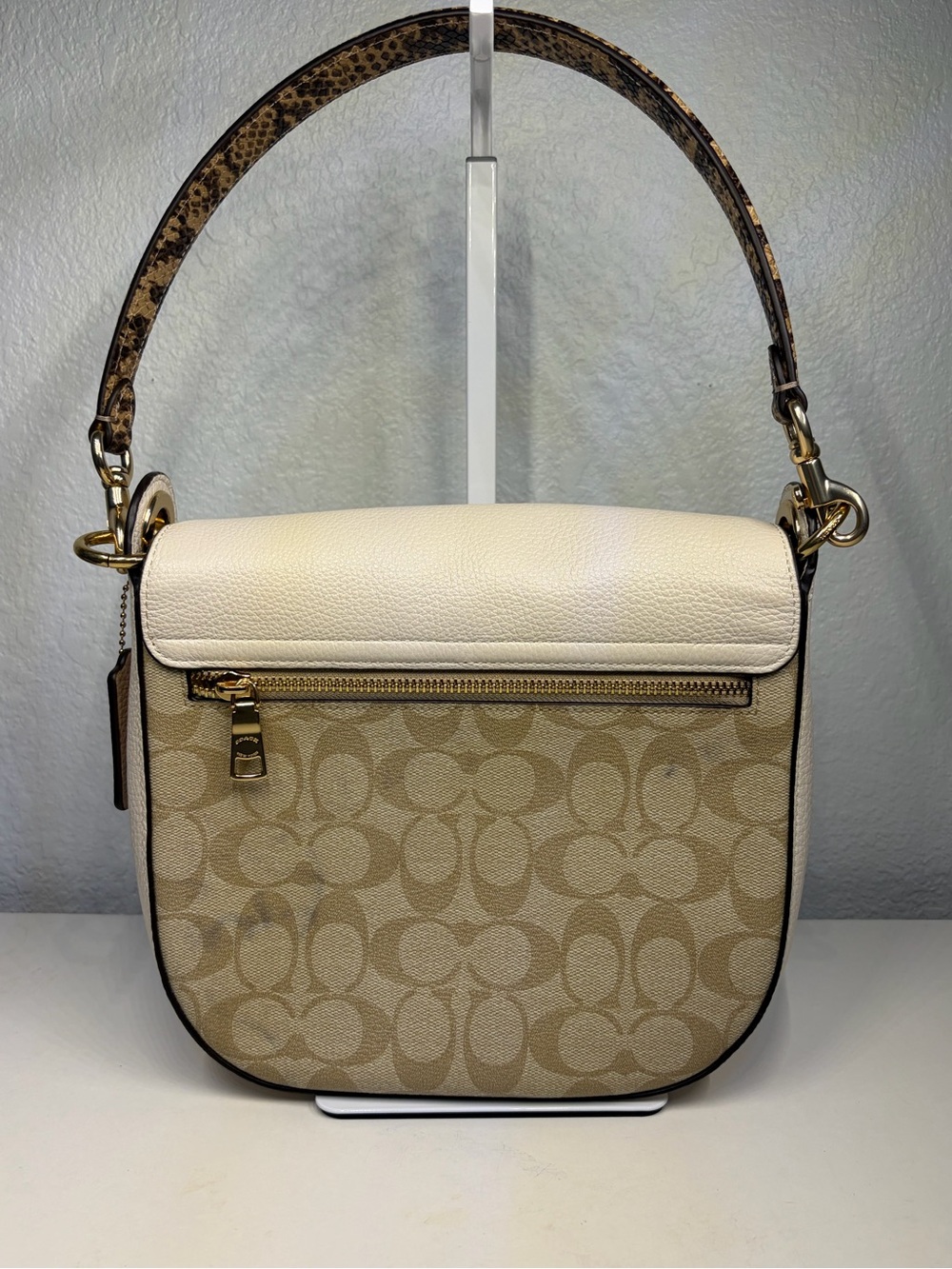 Coach Kleo Shoulder/ Crossbody Bag 23 in Blocked Signature Canvas - Picture 6 of 14